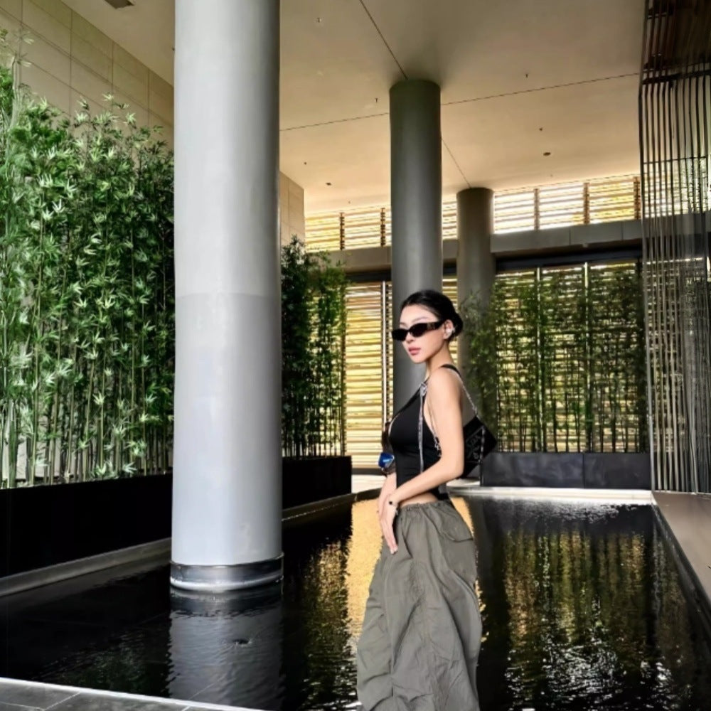 Maillot de bain tendance pour femmes avec découpe asymétrique et décolleté profond Levoire