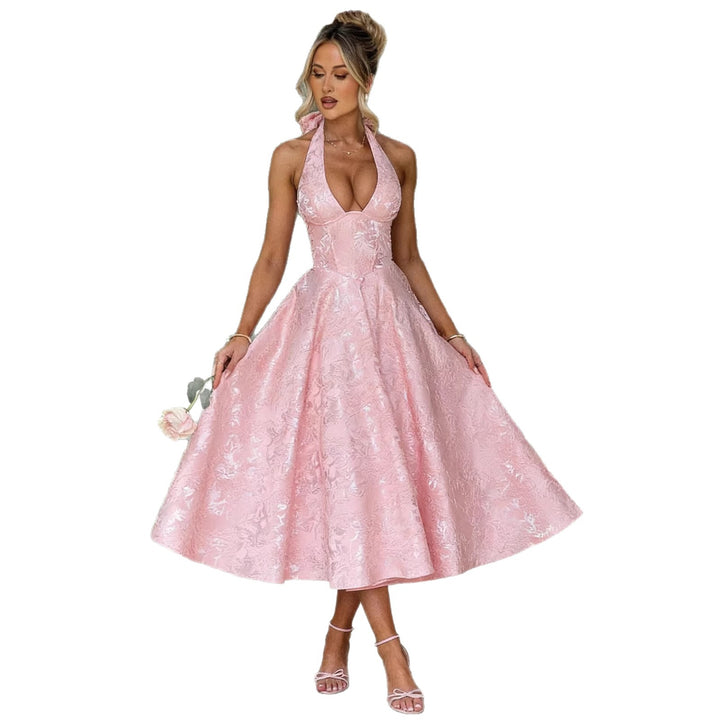 Robe de mariée élégante pour femmes avec un col halter sophistiqué et une jupe fluide Levoire