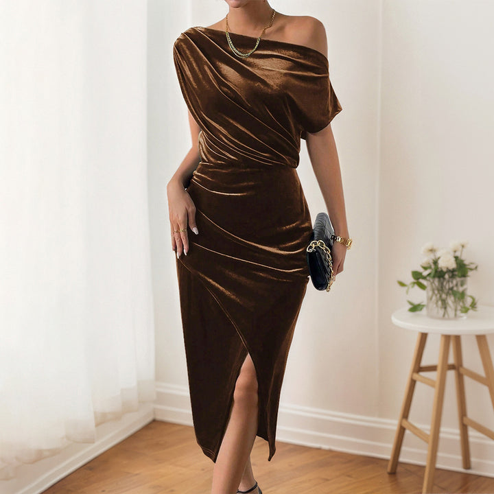 Robe Maxi Élégante pour Femmes avec Design Bardot et Velours Luxueux Levoire
