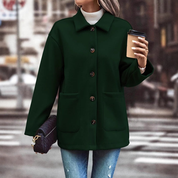 Veste surdimensionnée à la mode pour femmes avec détails de boutons et poches pratiques Levoire
