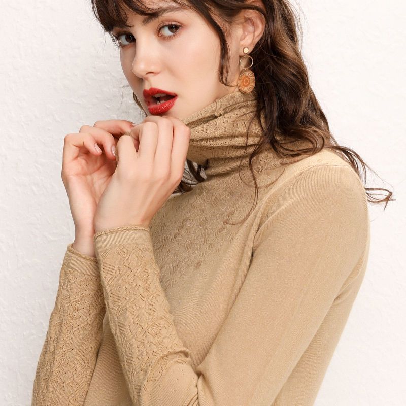 Pull pour femmes à col montant avec un motif texturé fin Levoire