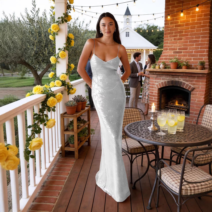 Robe de soirée féminine avec des sequins finement brillants et une coupe élégante Levoire