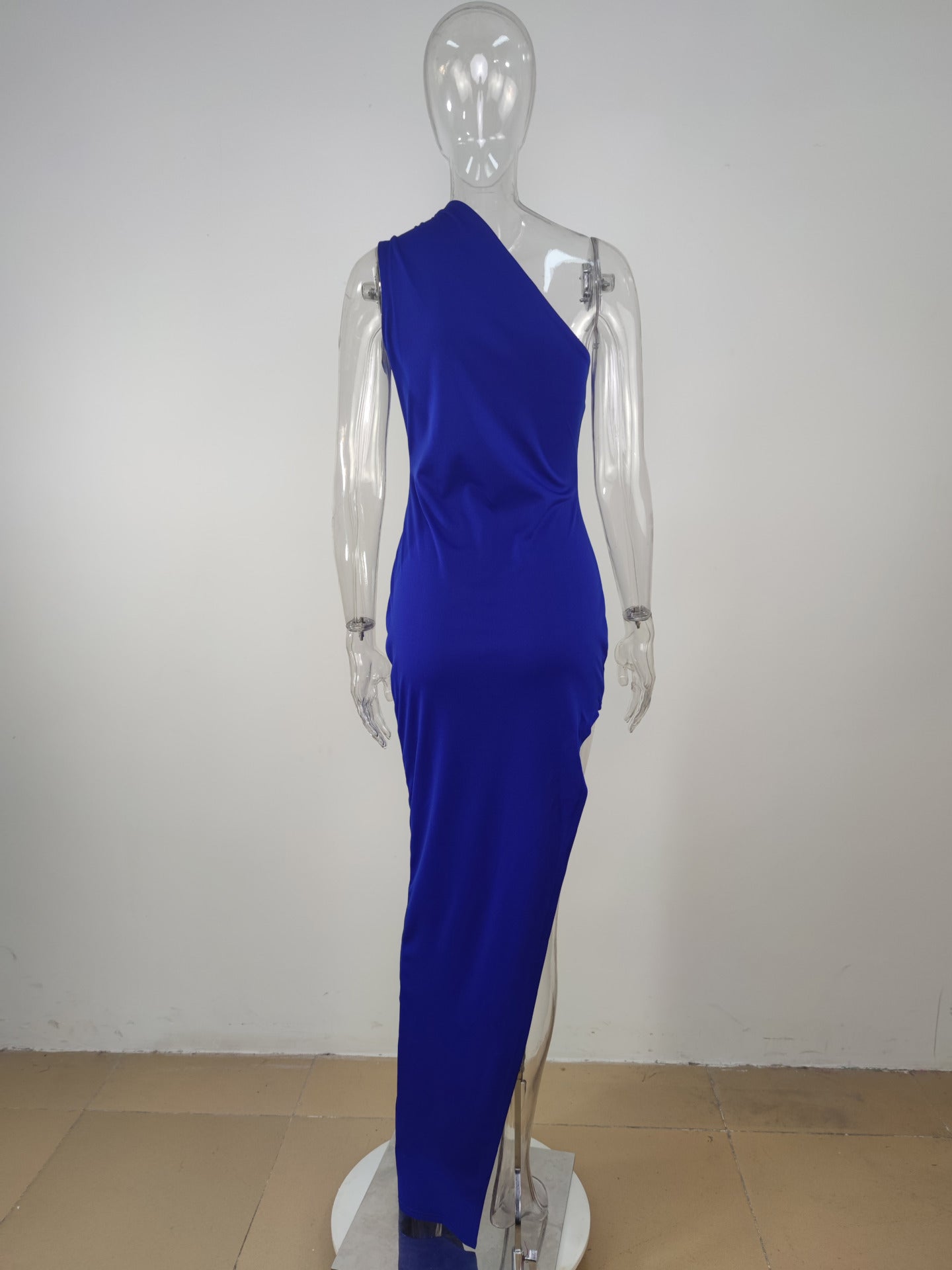 Levoire | Robe Maxi À Une Épaule Avec Décolleté Off-Shoulder Fente Latérale Élevée