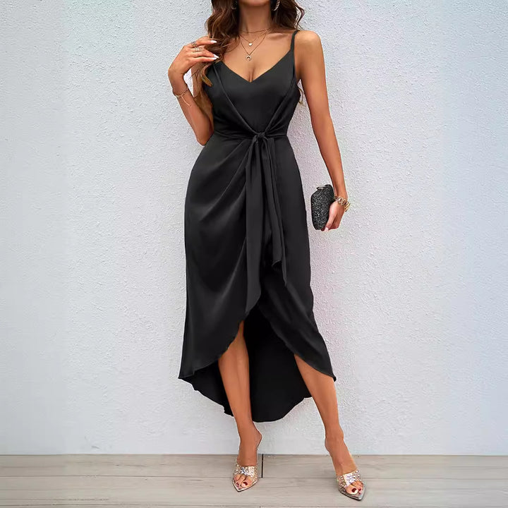 Robe élégante pour femmes avec un décolleté en V délicat et un ourlet asymétrique Levoire