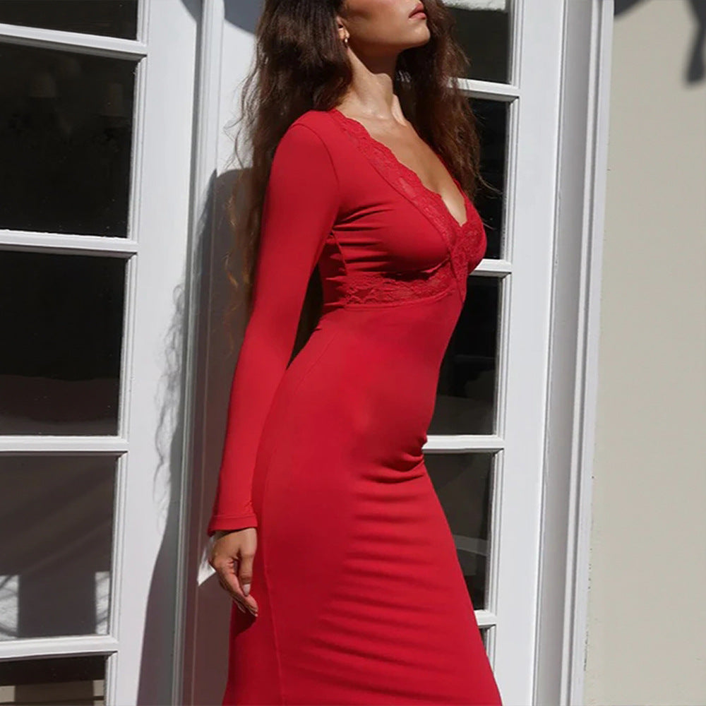 Robe maxi séduisante pour femmes avec un décolleté en V profond et une bordure en dentelle Levoire