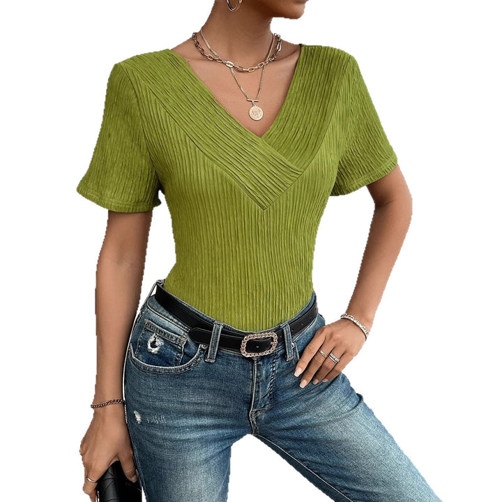 T-shirt élégant pour femmes avec col en V et texture plissée Levoire