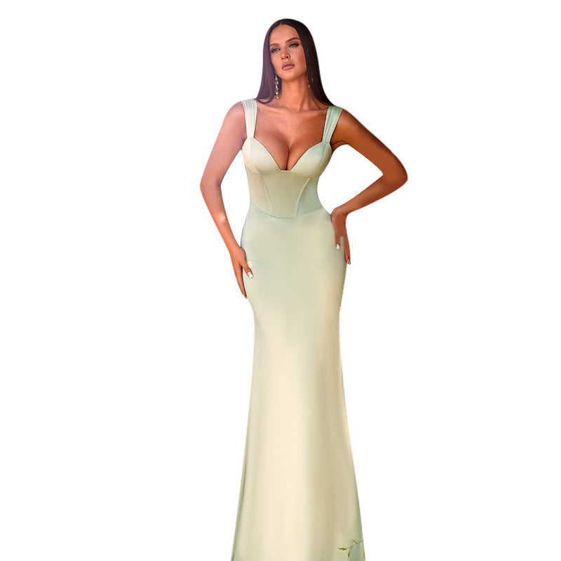Robe Maxi Élegante pour Femmes avec Décolleté en V Profond et Silhouette Ajustée Levoire