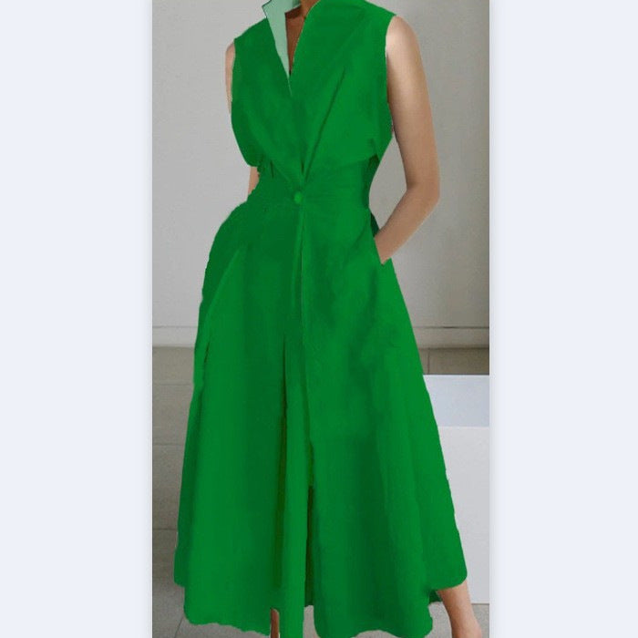 Robe midi élégamment ajustée pour femmes avec un profond décolleté en V et des poches pratiques Levoire