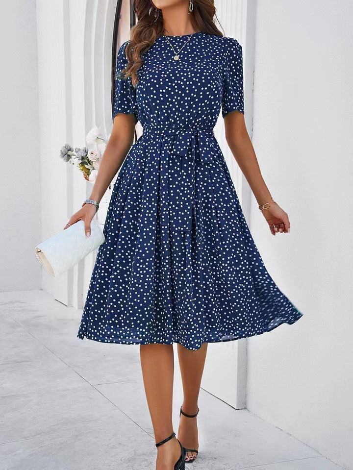 Robe midi pour femmes avec un élégant design à pois et une ceinture à la taille Levoire
