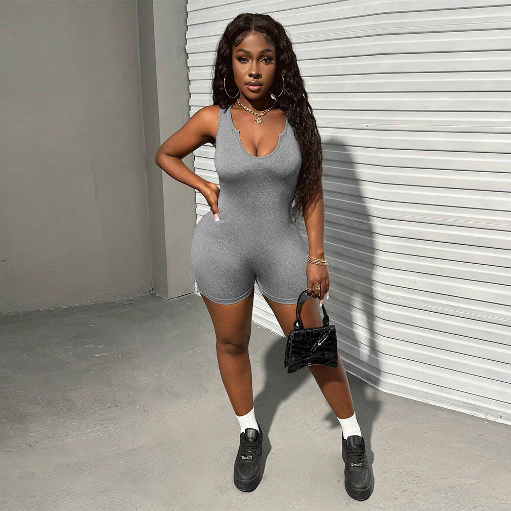 Combinaison sportive femme avec décolleté en V profond et coupe ajustée Levoire