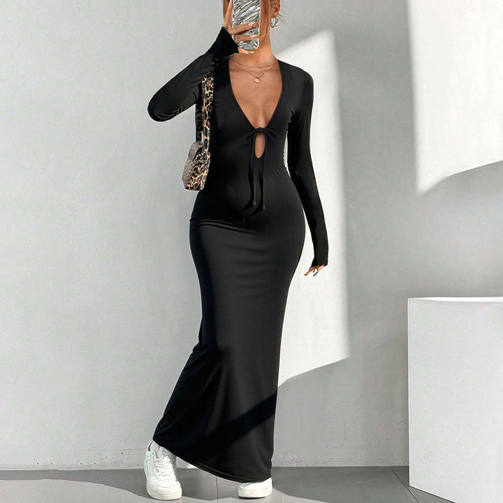 Robe maxi pour femmes avec décolleté en V profond et fermeture à nœud stylée Levoire