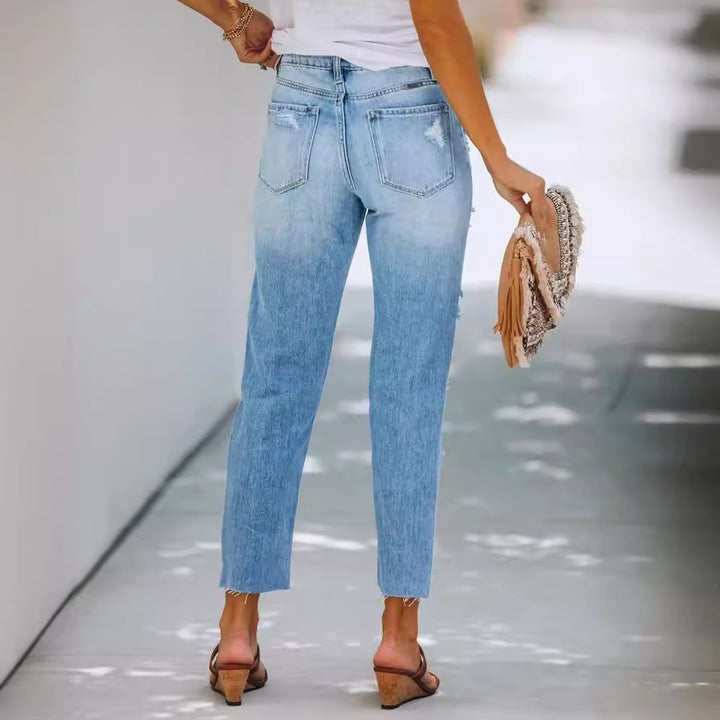 Jeans détruits pour femmes en style boyfriend décontracté Levoire