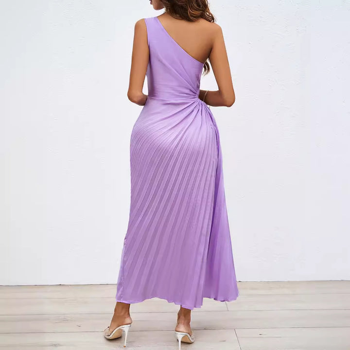 Robe maxi plissée pour femme avec bretelle asymétrique et coupe élégante Levoire