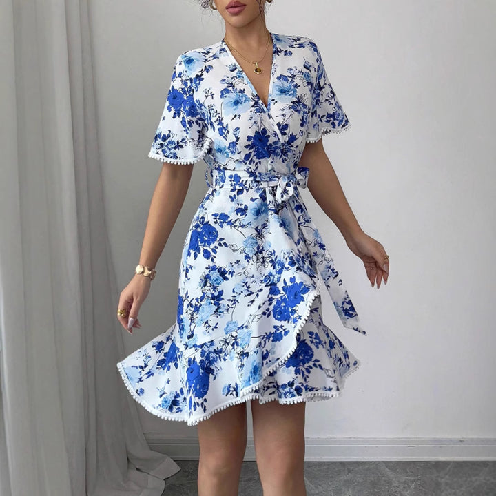 Robe portefeuille florale pour femmes avec détails en volants et ceinture à la taille Levoire