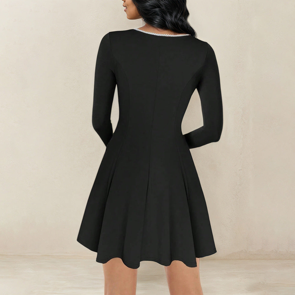 Robe pour femmes avec un décolleté carré élégant et des manches longues Levoire