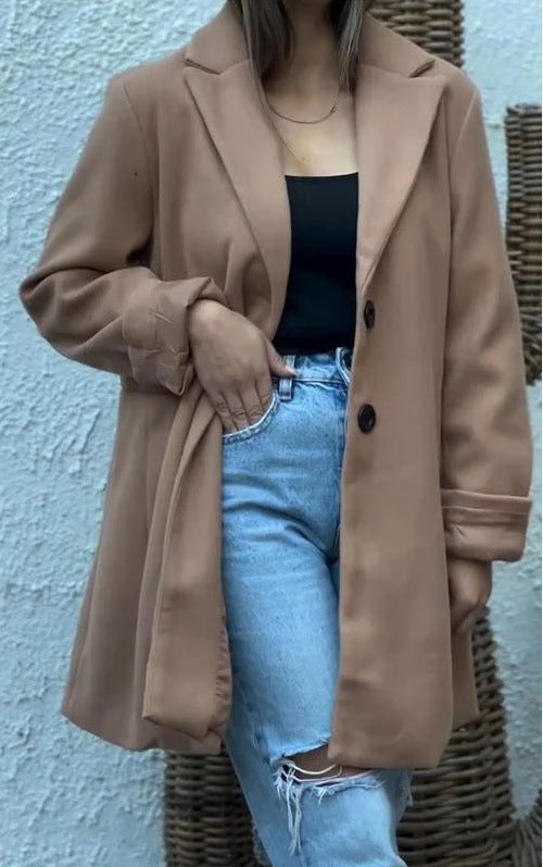 Manteau en laine élégant pour femmes avec un col à revers stylé Levoire