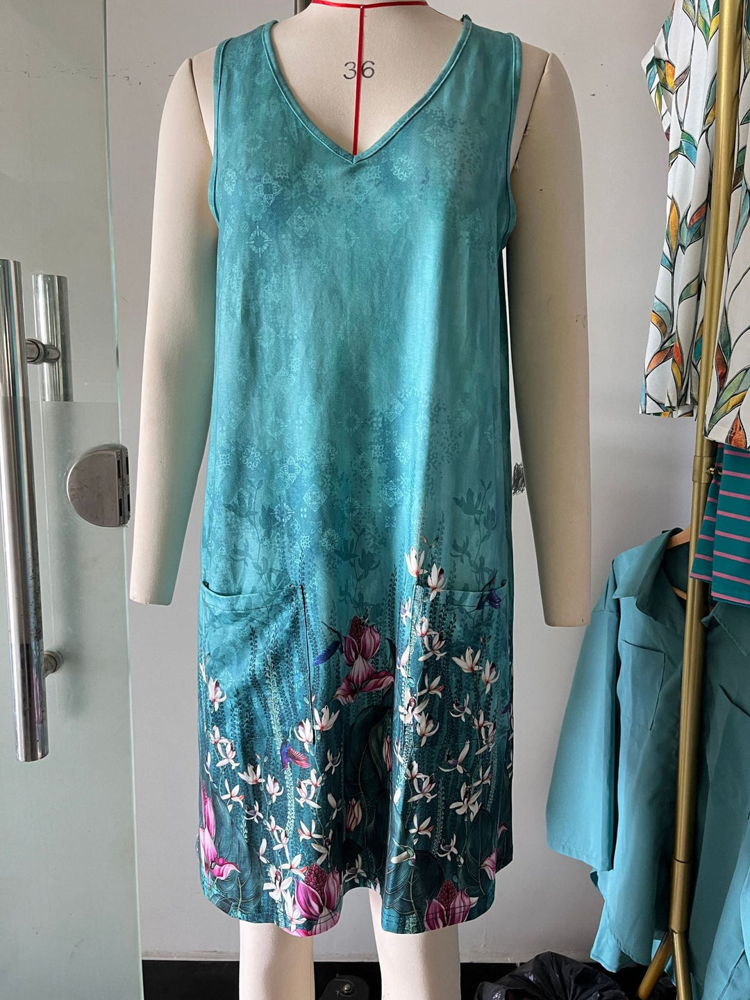Levoire | Robe d'été lâche sans bretelles relaxante Photographie physique