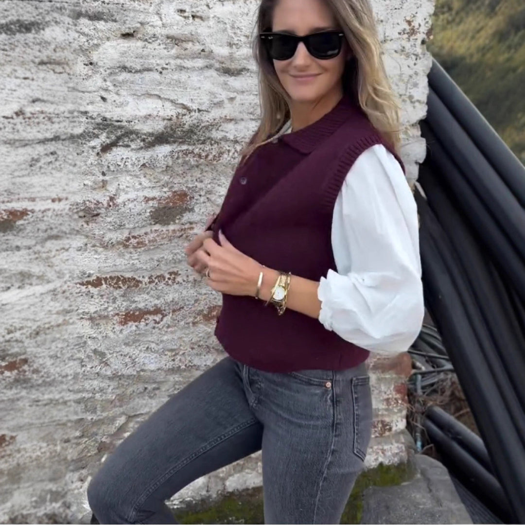 Gilet tricoté pour femmes avec col classique et détails de boutons élégants Levoire