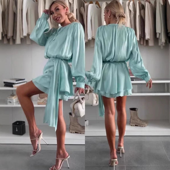 Robe portefeuille élégante pour femmes en tissu brillant et soyeux Levoire