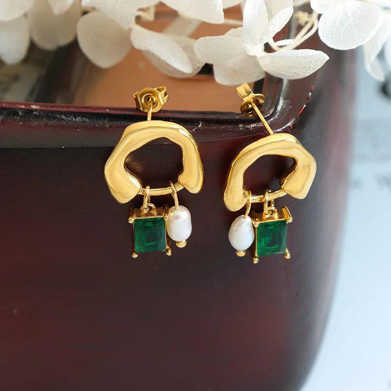 Levoire | Boucles D'Oreilles Géométriques En Émeraude Avec Détail De Perles