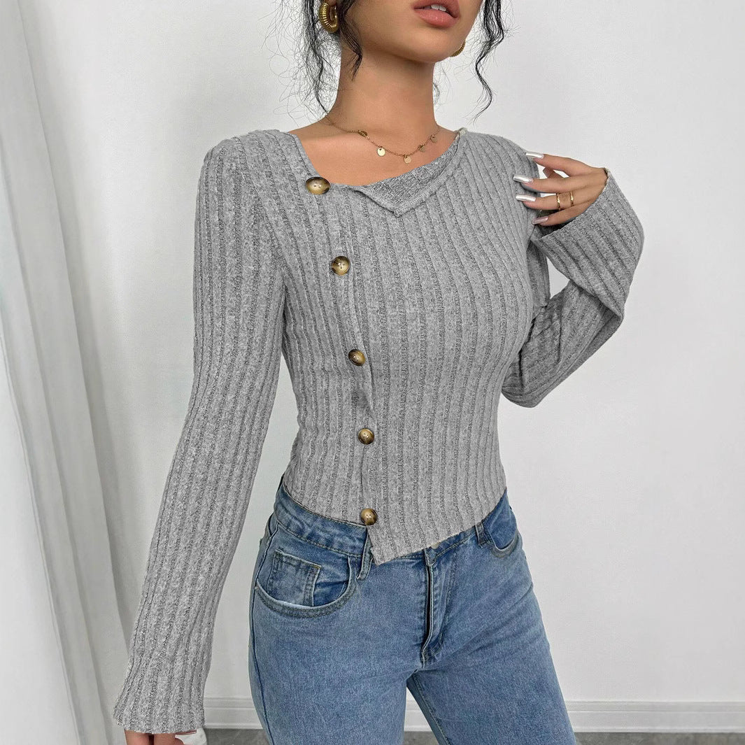 Pull femme avec encolure asymétrique et détails de boutons Levoire