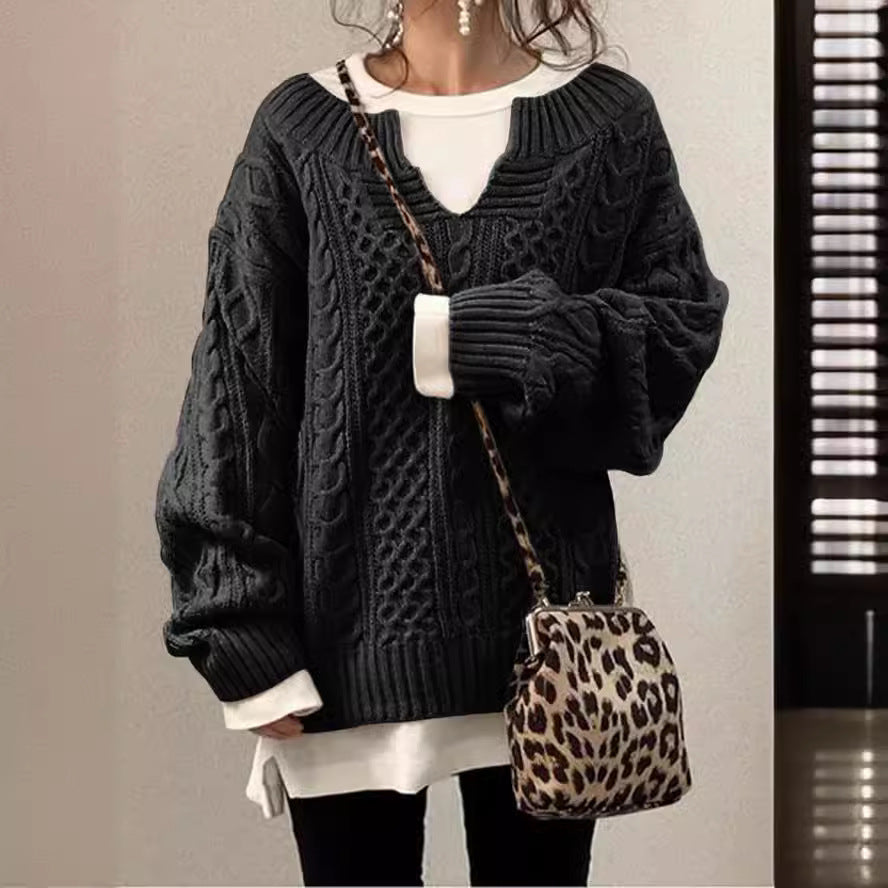 Pull en maille tricotée confortable pour femmes avec un grand col en V et un matériau particulièrement doux Levoire