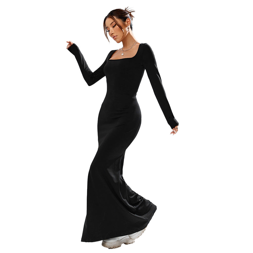 Robe maxi élégante pour femme avec un décolleté carré inhabituelle et une silhouette valorisante