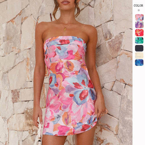 Robe mini sans bretelles en satin avec coupe élégante Levoire