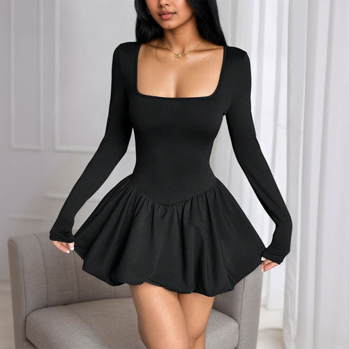 Robe mini femme avec décolleté rond profond et jupe ludique Levoire