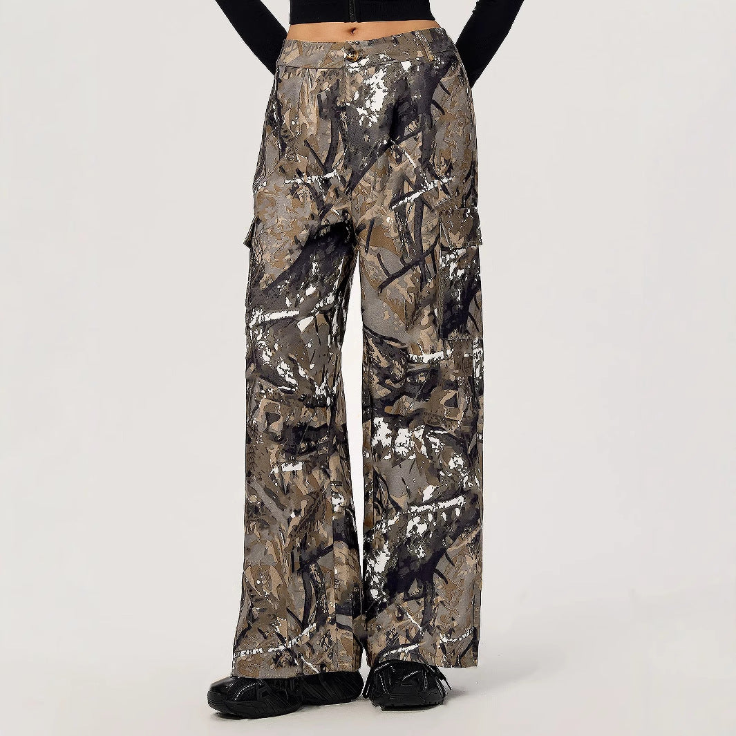 Pantalons cargo larges pour femmes avec design camouflage moderne Levoire