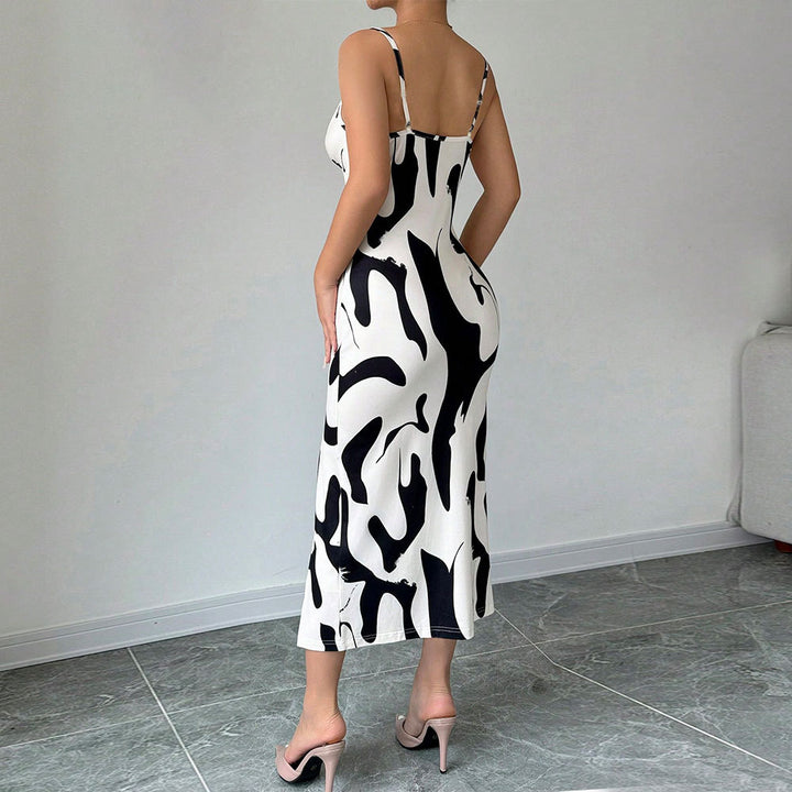 Robe maxi femme avec design drapé élégant et fente sur le côté Levoire