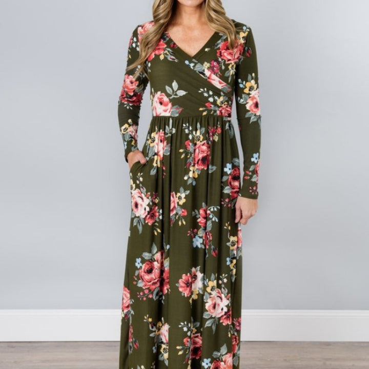 Robe maxi pour femmes avec design floral enroulé et manches longues Levoire