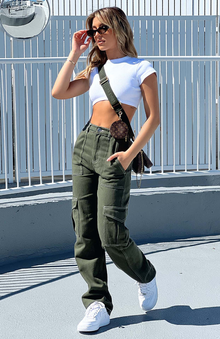 Pantalons cargo pour femmes au style urbain décontracté avec taille haute et poches latérales pratiques Levoire