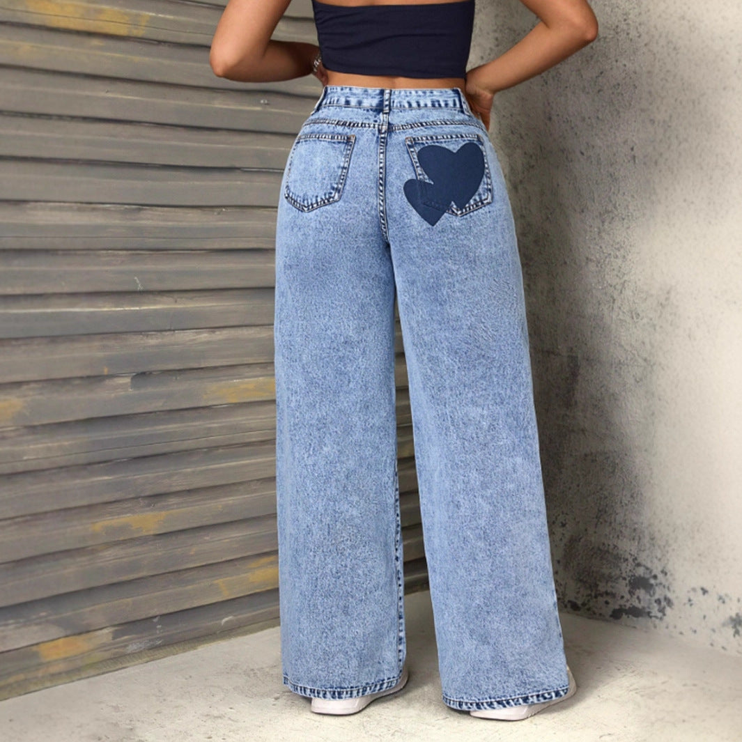 Jeans larges pour femmes avec des appliqués en forme de cœur Levoire