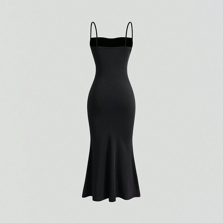 Robe maxi pour femmes avec des plis élégants et des bretelles hors des épaules Levoire