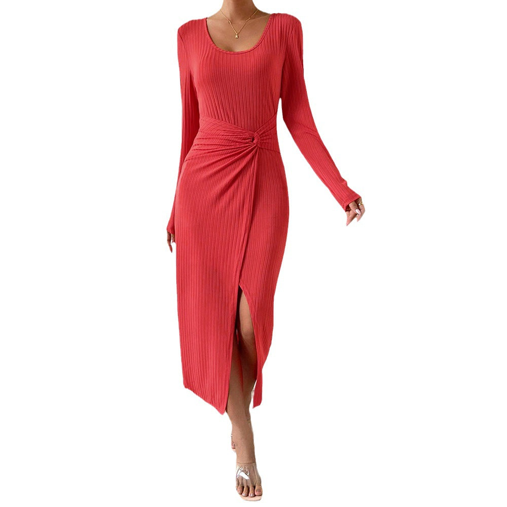 Robe maxi femme avec un design élégant enroulé et une fente latérale Levoire