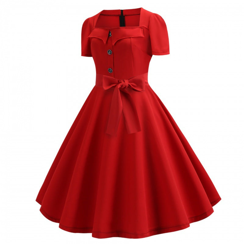 Robe évasée pour femmes avec patte de boutonnage élégante et ceinture ajustée Levoire