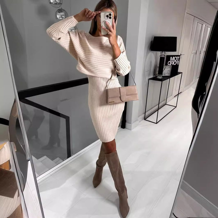 Robe tricotée pour femmes avec des côtes raffinées et une coupe surdimensionnée élégante Levoire