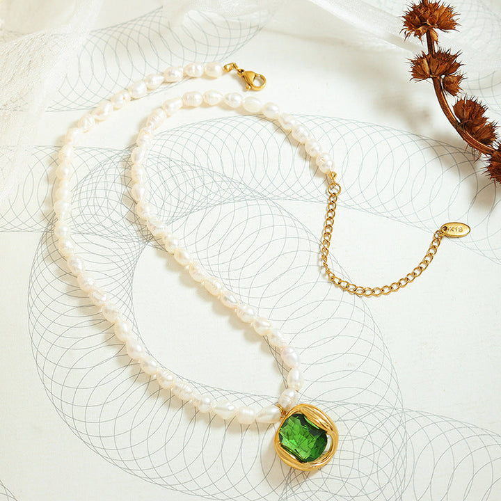 Levoire | Collier Élégant En Perles Avec Pendentif En Zircon Vert