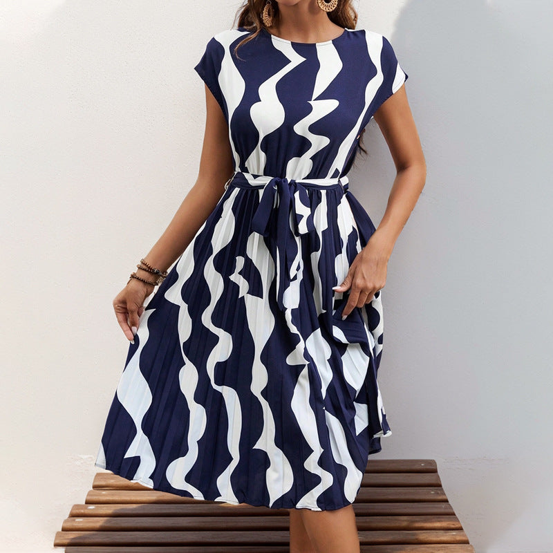 Robe maxi plissée pour femmes avec motif artistique et ceinture à nouer ajustable Levoire