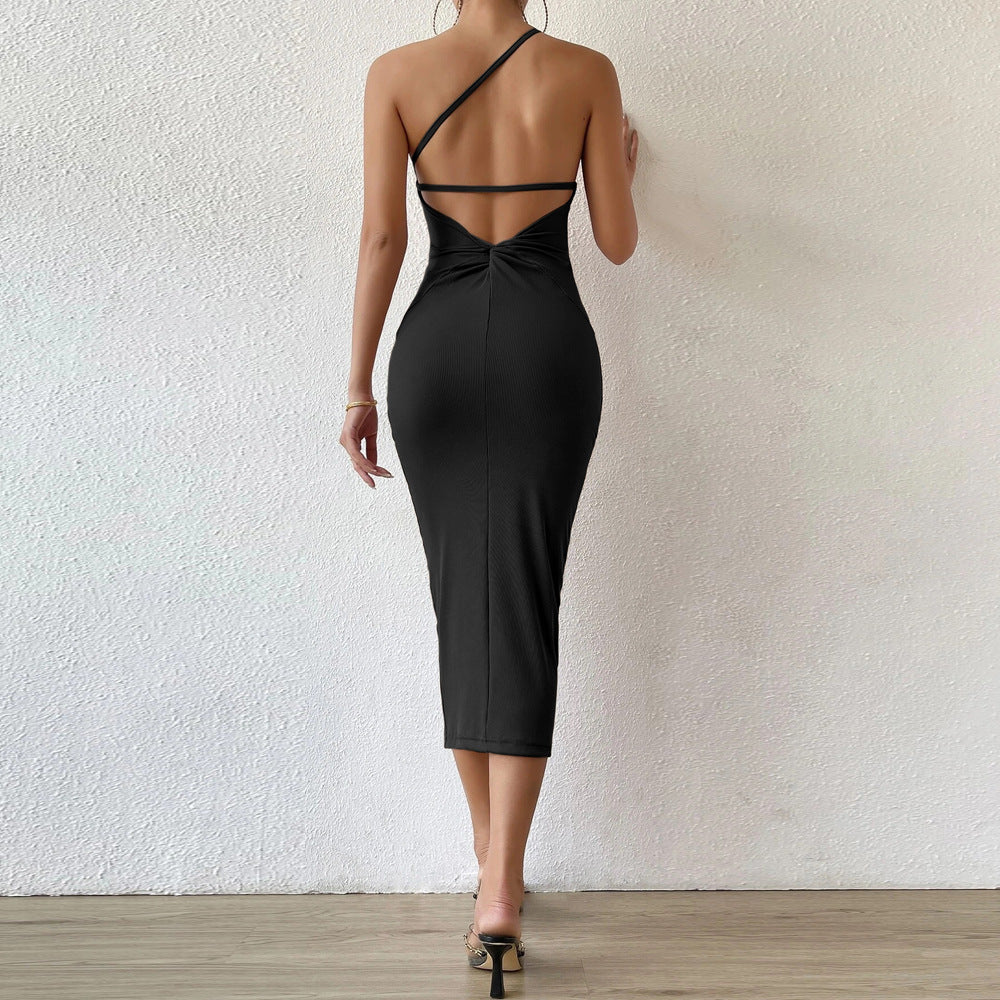 Robe midi féminine ajustée avec design asymétrique Levoire