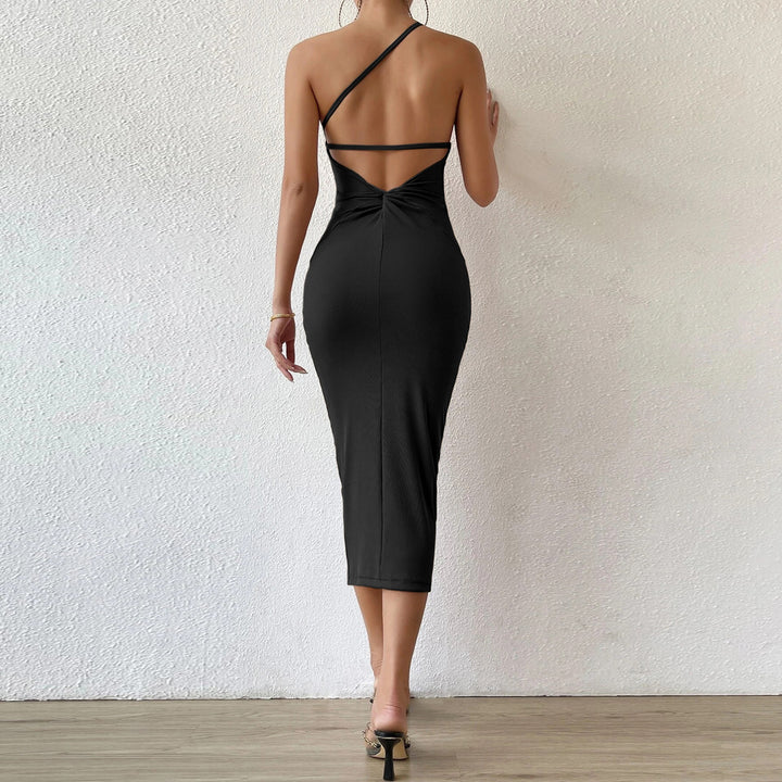 Robe midi féminine ajustée avec design asymétrique Levoire