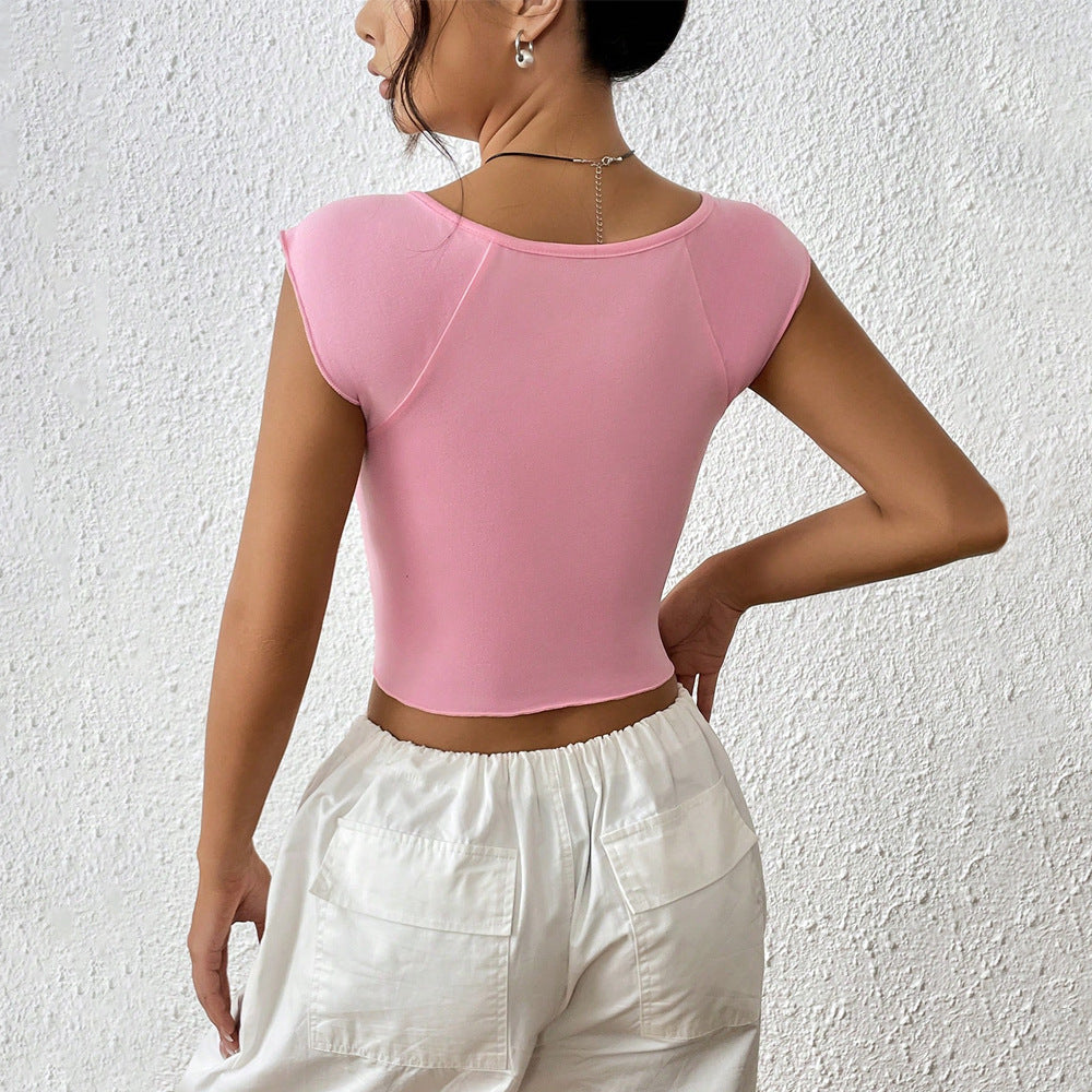 Crop top féminin avec un design drapé élégant et une coupe ajustée Levoire