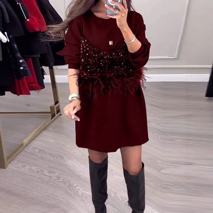 Robe de sweat à la mode pour femmes avec des détails en sequins et plumes Levoire
