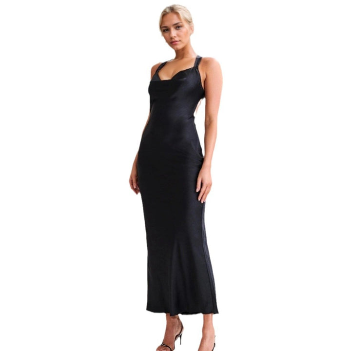Robe de soirée longue élégante pour femmes avec décolleté profond et bretelles étroites Levoire