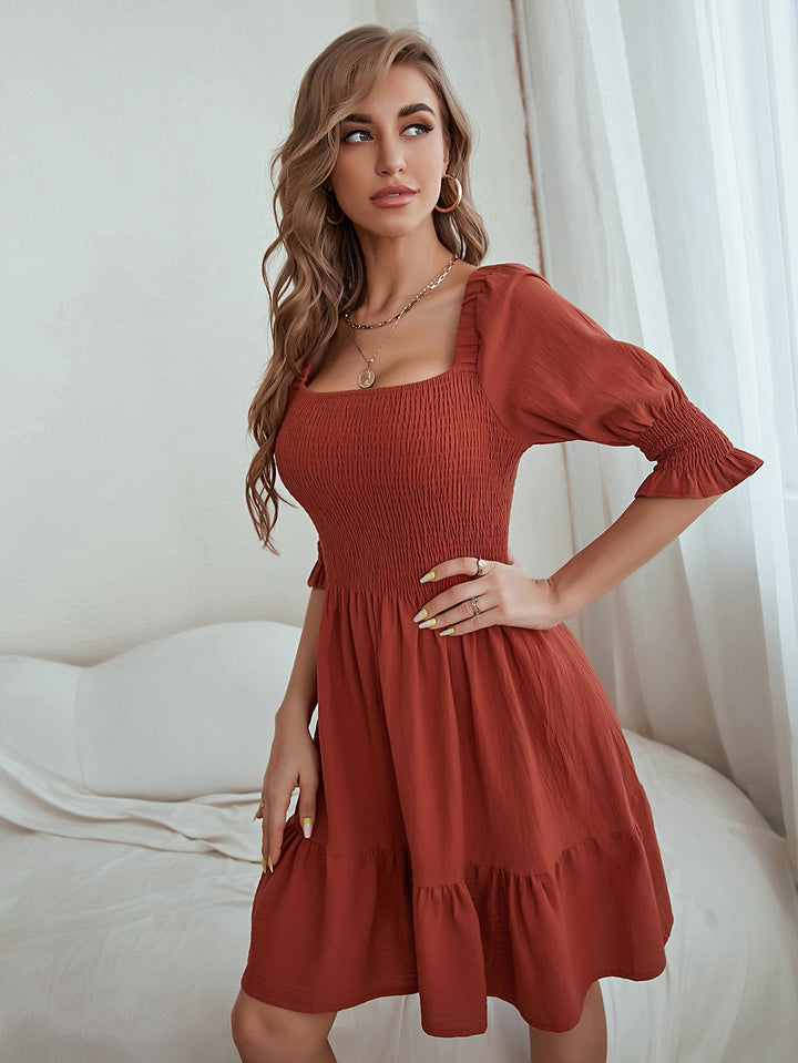 Robe à manches courtes pour femmes avec taille froncée et jupe volumineuse Levoire