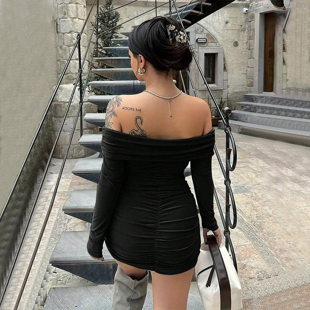 Robe mini femme avec design épaules nues et détails de volants raffinés Levoire