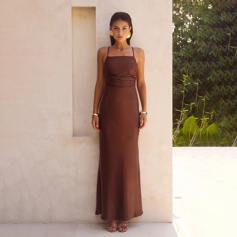 Robe maxi élégante pour femmes avec effet froncé sophistiqué et bretelles spaghetti Levoire