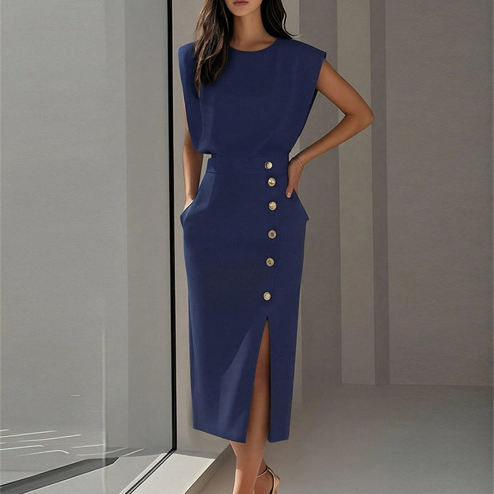 Robe midi élégante pour femmes avec détails de bouton et fente sur le côté Levoire