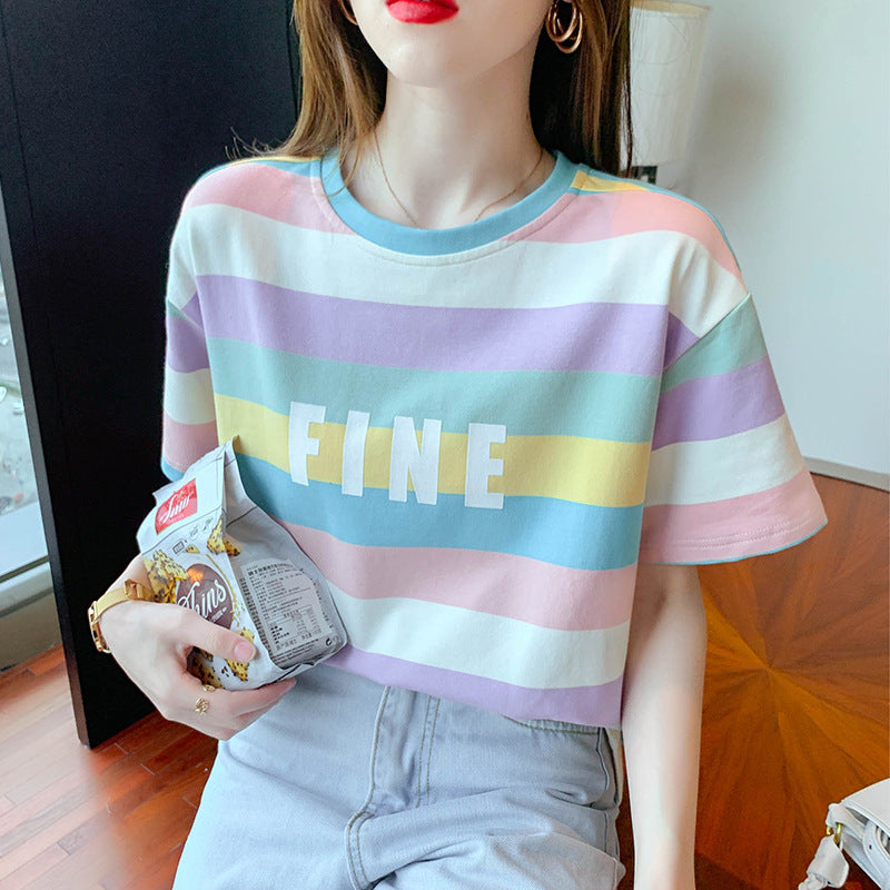 T-shirt femme avec motif rayé coloré et lettrage créatif Levoire